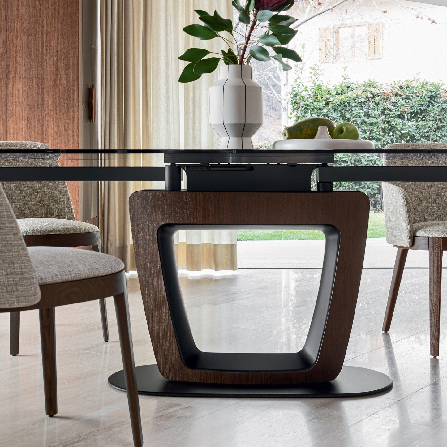 Orbital Extendable Table