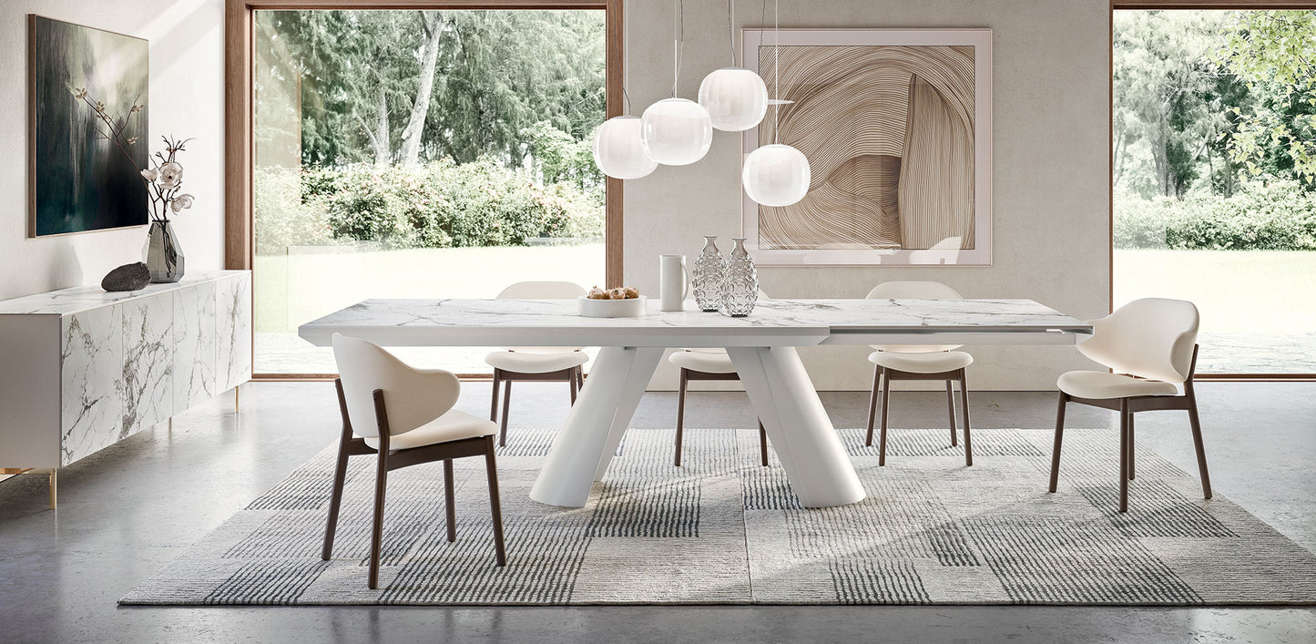 Apian Extendable Table