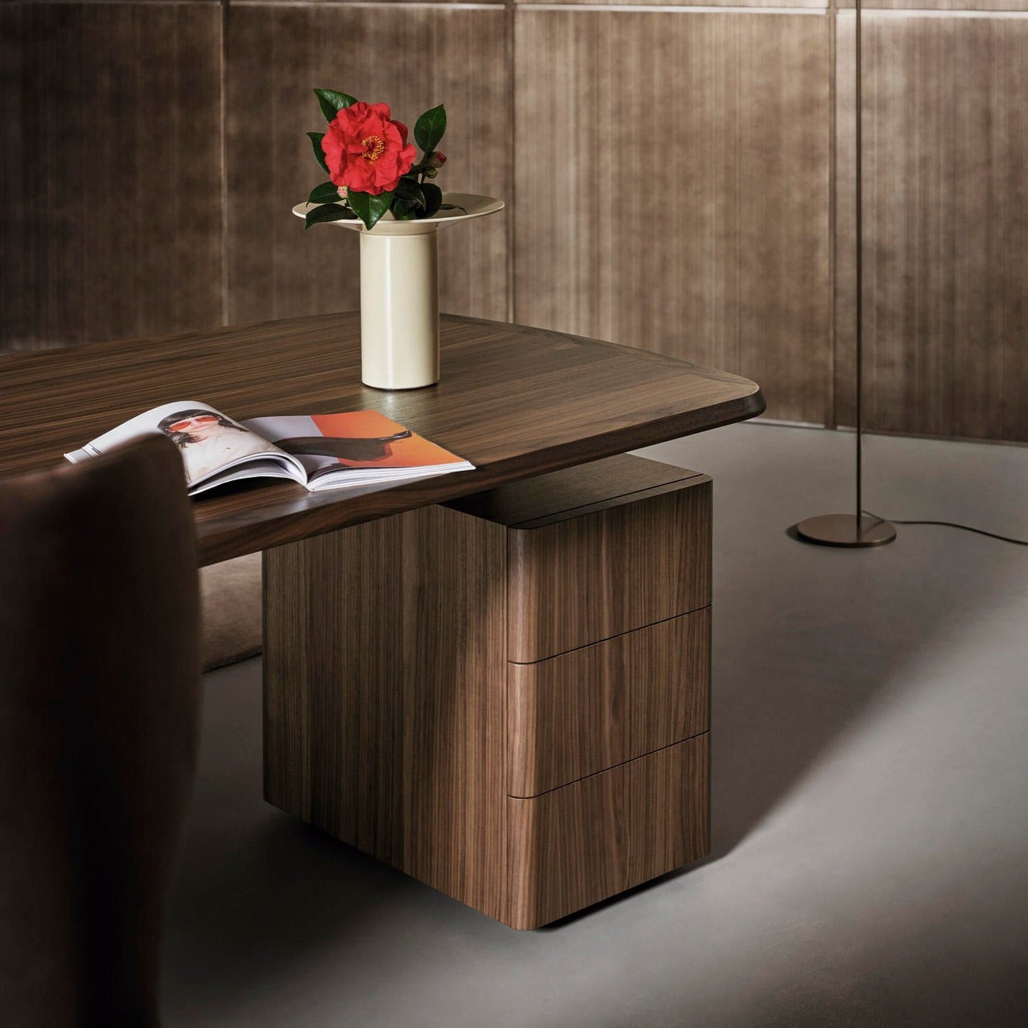 Driver Executive Desk