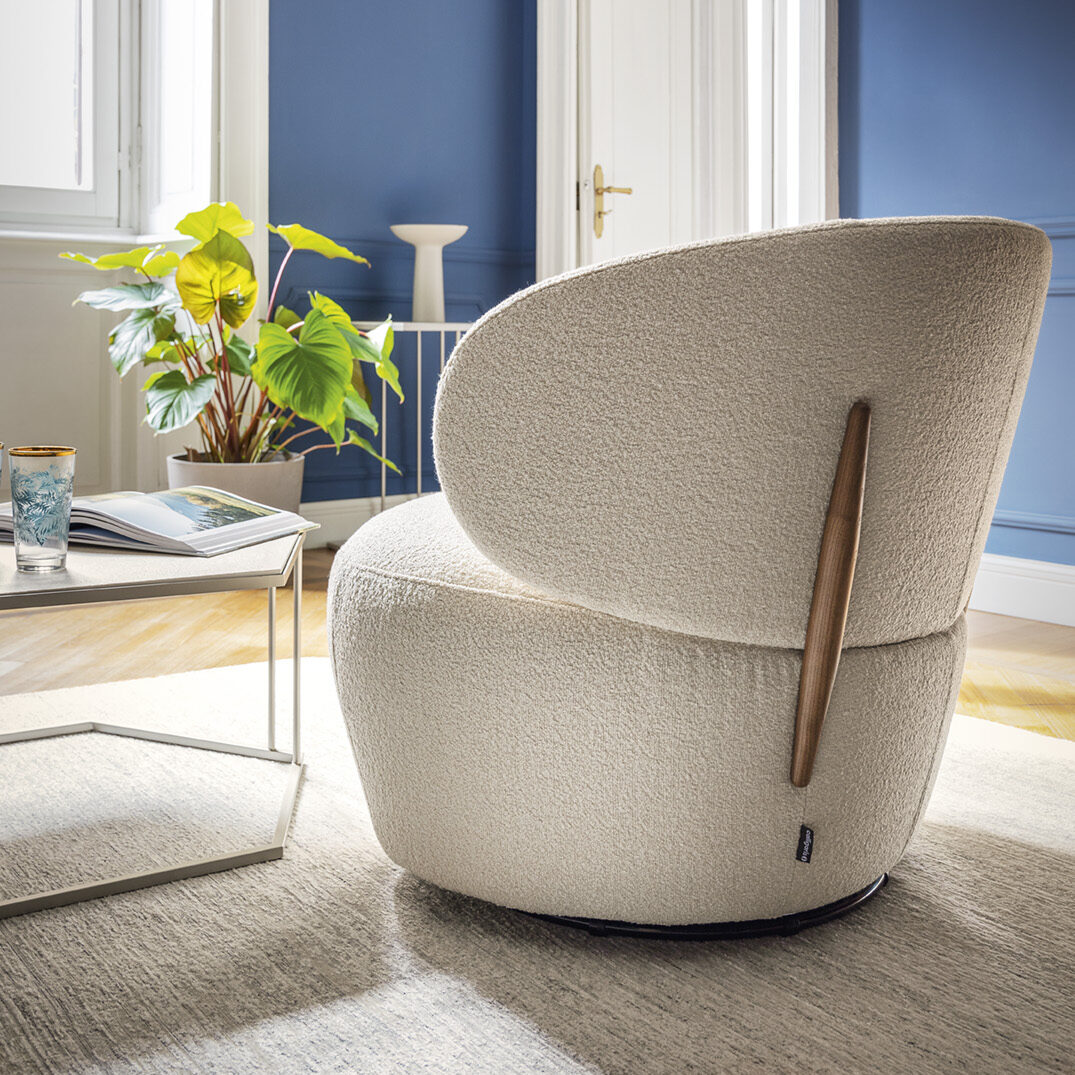 Mara Armchair
