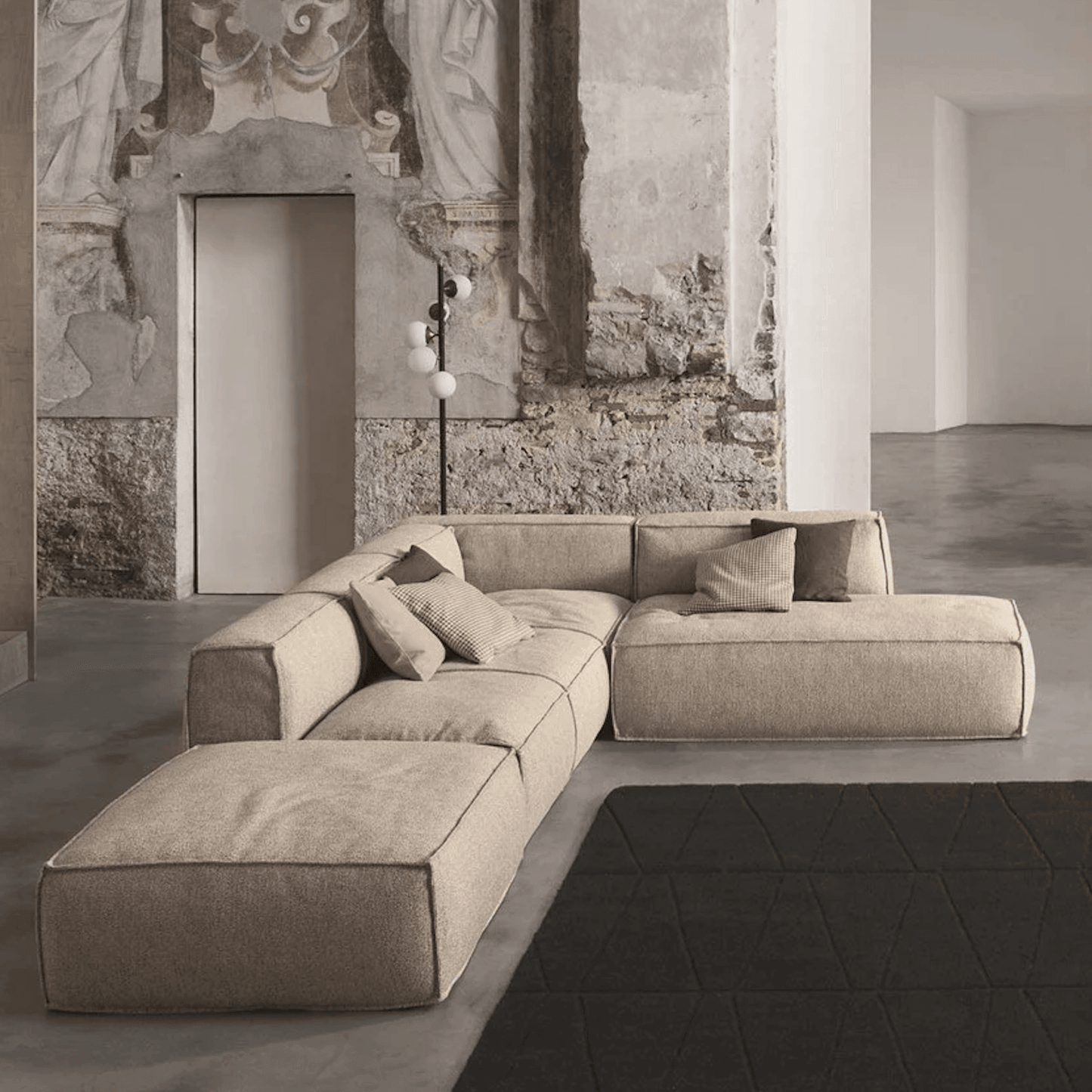 Peanut B Sofa