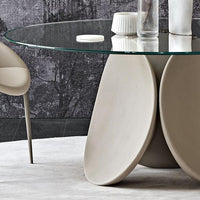Maxim Round Table