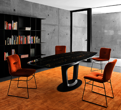 Calligaris orbital clearance dining table